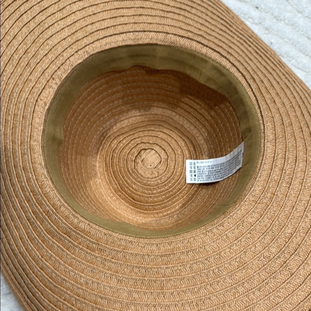 Elegant Tan Wide-Brim Hat - Picture 2 of 3